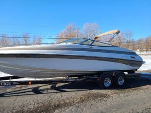 2005 Crownline 266 BR