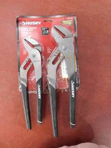 lot 95 image: Groove Joint Pliers Set (2-Piece)