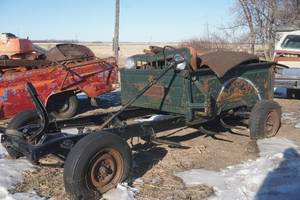 lot 12 image: Ford truck box on frame