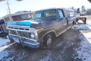 lot 18 image: 1976 Ford F100