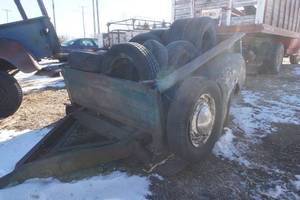 lot 20 image: Chevrolet converted pick up box to trailer