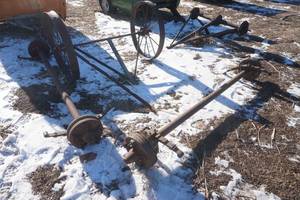 lot 28 image: antique rear axles