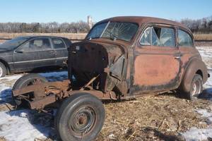 lot 32 image: 1940 Chevrolet