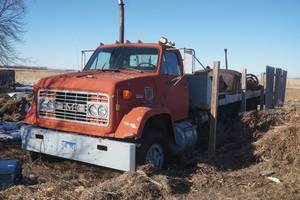 lot 56 image: GMC  9500 Diesel