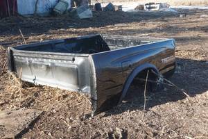 lot 59 image: Toyota pick up box