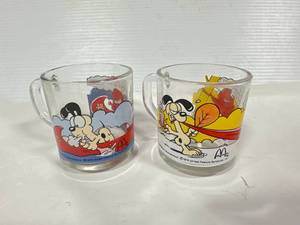 lot 56 image: 1978 McDonalds Garfield Glasses