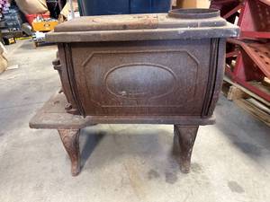 lot 91 image: Box King No.22 Stove