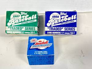 lot 95 image: Topps Traded Sets & Classic Miniatures
