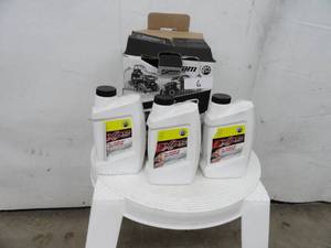 lot 6 image: Can-AM XPS full synthetic oil 4-stroke (3 quarts new)