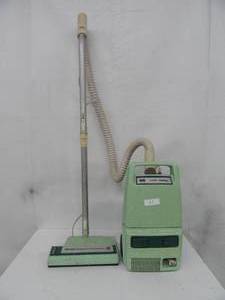 lot 11 image: Hoover Spirit Vacuum