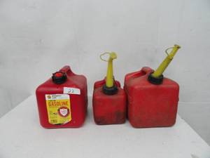 lot 22 image: 3- Gas Cans