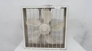 lot 44 image: Box fan