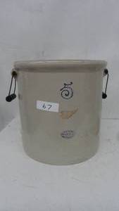 lot 67 image: Antique number five redwing crock with lid