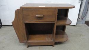 lot 73 image: Vintage end tablemagazine rack