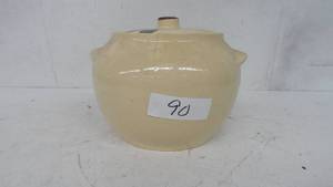lot 90 image: Watt Ovenware