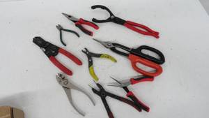 lot 98 image: Pliers, Snips, Wire cutters
