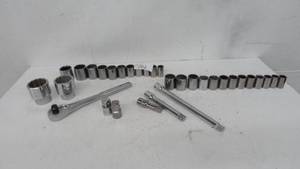 lot 102 image: Craftsman Tools