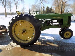 lot 186 image: John Deere 50 Series Tractor