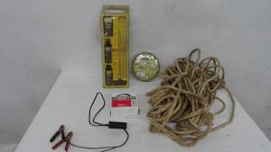 lot 173 image: Lot of miscellaneous gun cleaning kit