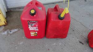 lot 185 image: 2- 6 gal Gas Cans