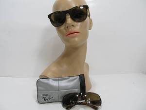 lot 14 image: 2 Pairs of Vintage RAY-BAN Sunglasses