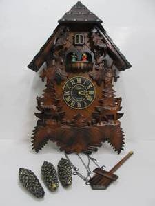 lot 27 image: Large Working Retro Vintage Chalet Cuckoo Clock