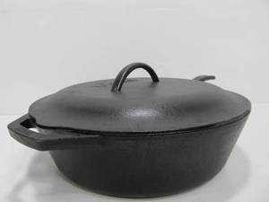 lot 32 image: Nice LODGE Model 10CF Cast Iron Covered Deep Skillet