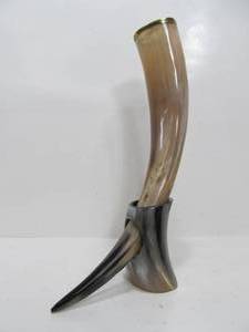 lot 35 image: Vintage Genuine Buffalo Horn Drinking Cup wStand