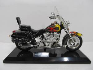 lot 38 image: Very Cool Working HARLEY DAVIDSON Motorcycle Telephone