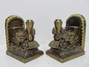 lot 46 image: Signed Vintage Brass Train Engine Tunnel Bookends