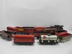 lot 86 image: Lot of Old Vintage MARX Tin Litho Train Cars