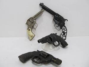 lot 67 image: Vintage & Antique Toy Guns & Cap Gun