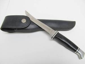 lot 181 image: Nice Vintage BUCK No. 121 Fixed Blade Filet Knife