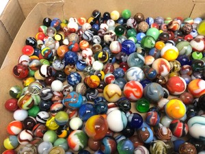 lot 7 image: Wonderful Estate Lot of Vintage & Antique Marbles #1