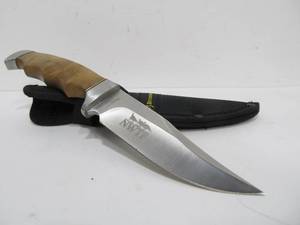 lot 283 image: New in Box BROWNING Fixed Blade Hunting Knife