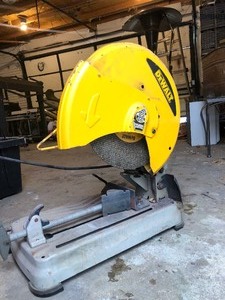 lot 333 image: Working DEWALT Corded 14 Cutoff Saw