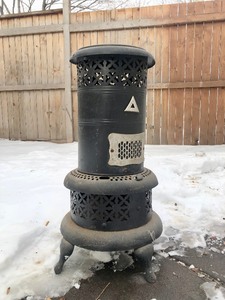 lot 336 image: Vintage BlackSilver PERFECTION Oil Heater