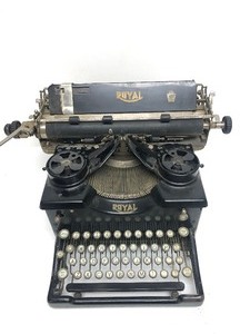 lot 321 image: Antique ROYAL Typewriter wBeveled Glass Side Windows