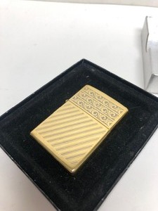 lot 323 image: Excellent gold Zippo Lighter wOriginal Box
