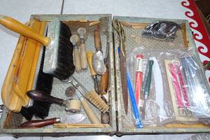 lot 146 image: Wallpaper Tool Kit in Storage Case