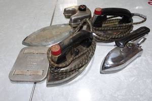 lot 147 image: Antique General Mills Irons with Steamer Attachment