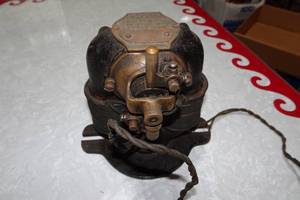 lot 101 image: Antique Eck Dynamo Electric Motor