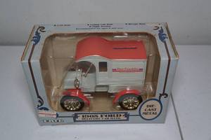 lot 11 image: ERTL 1905 Ford Delivery Car 125 Scale Die Cast Bank - Ben Franklin