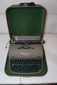 lot 26 image: Antique Remington Quiet-Riter Typewriter with Hard Case