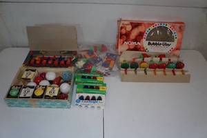 lot 36 image: Vintage Christmas Lights and Replacement Bulbs - Bubblers, Lighted Ice