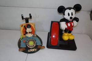 lot 37 image: 2 Disney Corded Phones - Goofy, Mickey Mouse