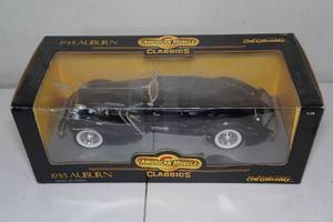 lot 40 image: ERTL American Muscle Classics 1935 Auburn 118 Scale Die Cast Car