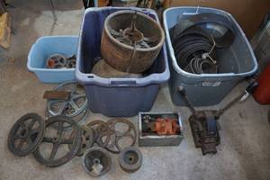 lot 59 image: Assorted Vintage Flat Belt Pullers and Belt Binder