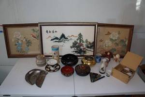 lot 81 image: Assorted Oriental Theme Dcor