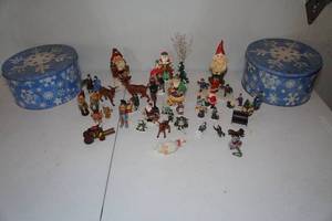 lot 84 image: Assorted Christmas Decorations, Village Accessories